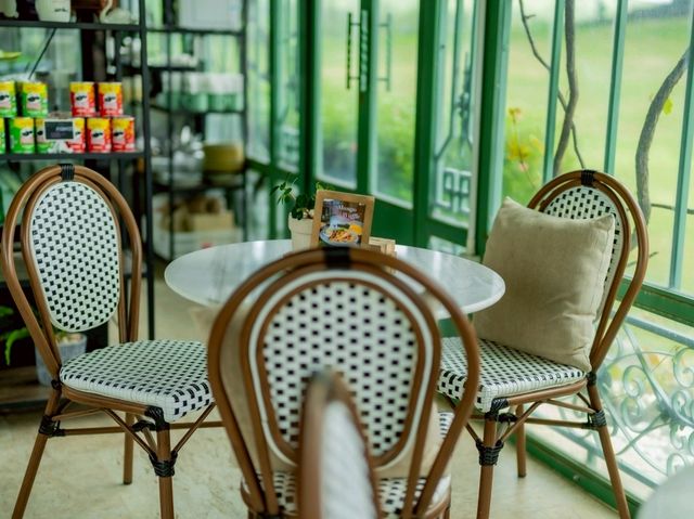 คาเฟ่เจ้าหญิง ที่เขาใหญ่  Castleton Khaoyai 