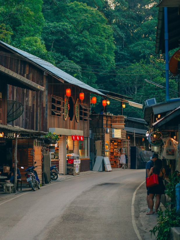 เดินชิลๆ สูดอากาศดีๆ ที่หมู่บ้านแม่กำปอง 🌿🌳•••••