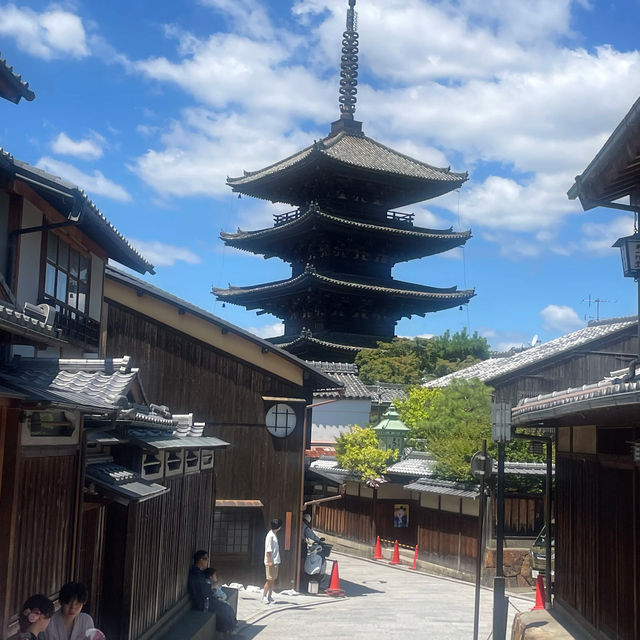 Kyoto | Ninenzaka, Sannenzaka & Kiyomizu-dera — A Perfect Photo Spot 📸🌸