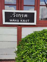 สถานีรถไฟวังกรด  ประตูสู่ย่านเก่าแห่งกาลเวลา