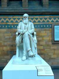 Discover Nature’s Wonders, Dinosaurs & more for Free! A Day at London’s Natural History Museum. 