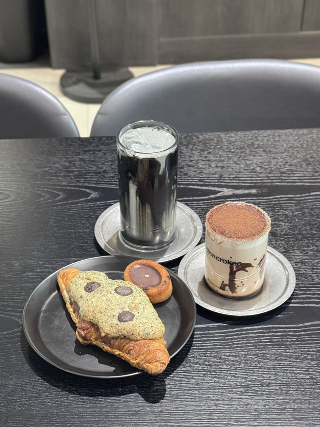 독산역 한적한 카페를 찾는다면,메종크루키 독산점