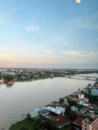 Staycation ที่ Riverine