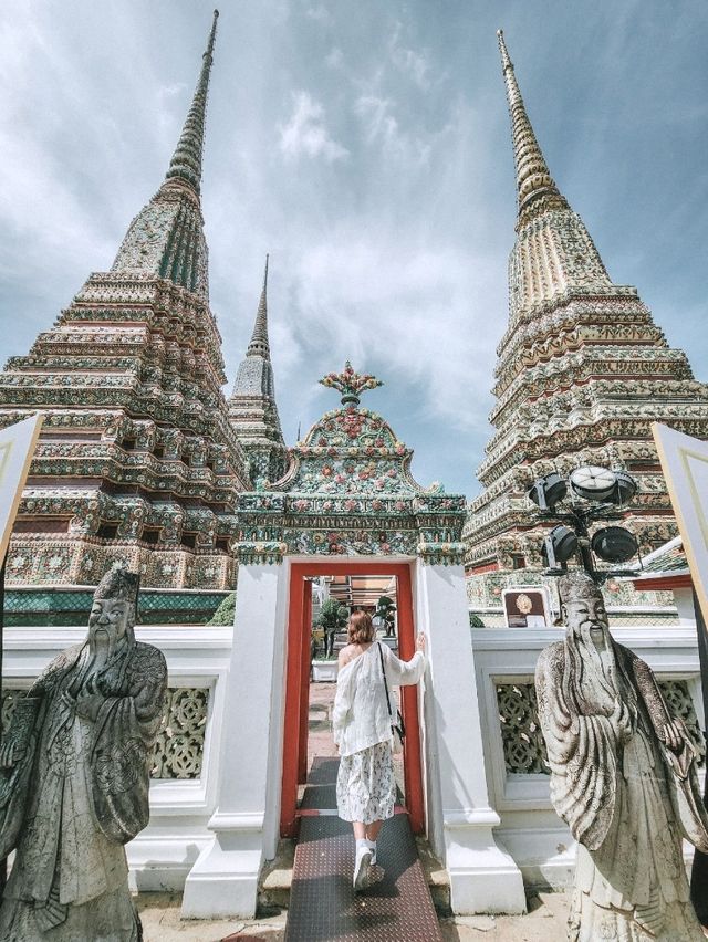 Wandering Through Wat Pho’s Peaceful Paths 🛕🌿📸