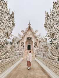 The Dazzling White Temple of Chiang Rai – A Work of Art You Can Walk Through 🤍✨
