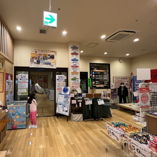 ♨️ Our First Soak in Tohoku – A Warm Welcome at Manekinoyu