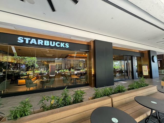 ☕ Aromatic Brew, Sluggish Service at Starbucks Reserve Gurney Plaza