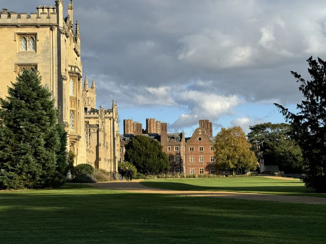 Cambridge: Drifting in its Gentle Embrace! 🇬🇧☀️🛶