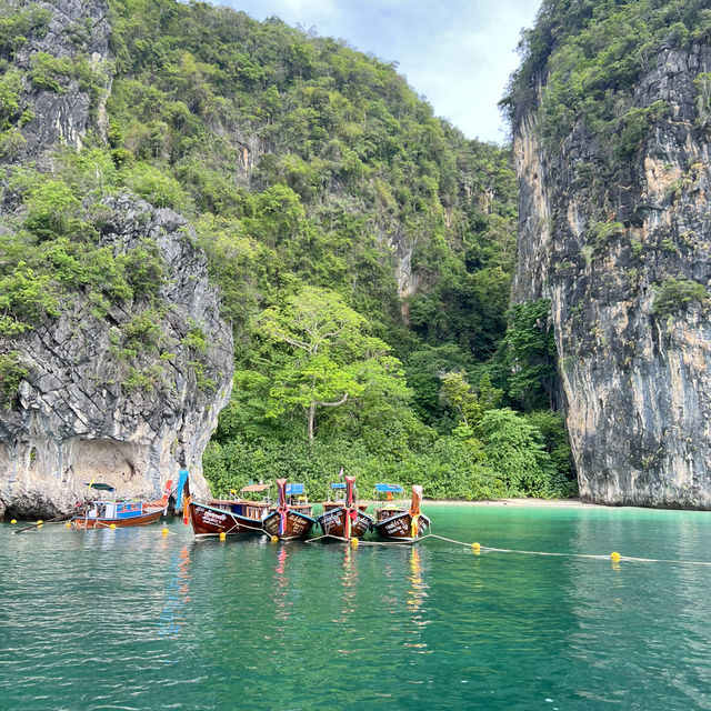 เกาะห้อง กระบี่ ทะเลไทยที่สวยไม่แพ้ชาติใดในโลก 🏝️