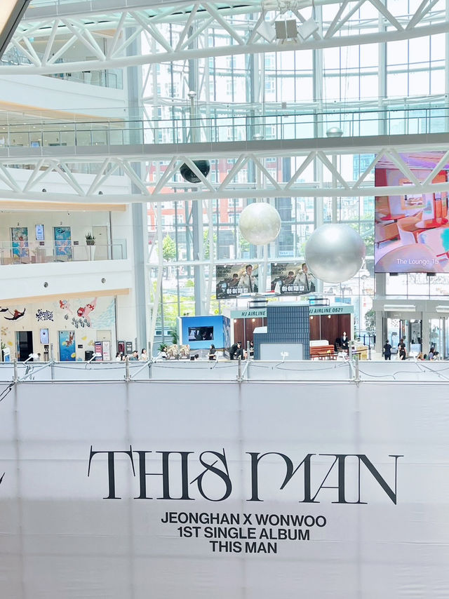 Pop - up store THIS MAN จองฮัน วอนอู