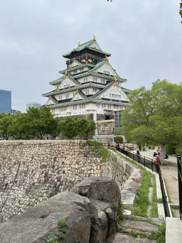 🏯🌳🌃 Half-Day in Osaka – Castle Views, Garden Walks & City Skies