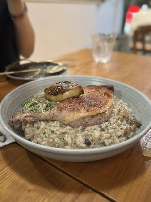 【上環巷口露營風Cafe ⛺️ 晚市主打歐陸fusion菜+自家製甜品都有驚喜✨】  【上環巷口露營風Cafe ⛺️ 晚市主打歐陸fusion菜+自家製甜品都有驚喜✨】