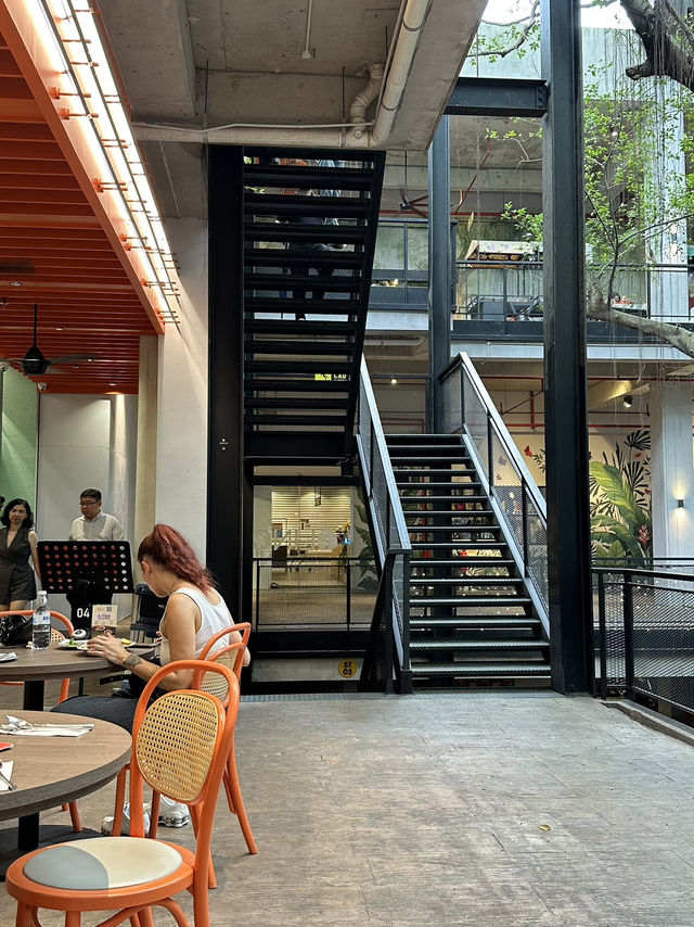Peaceful Vibes, Violent Flavours : Thai Co Restaurant