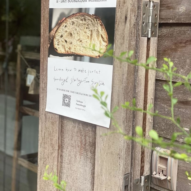 Little Tree Grocery เป็นคาเฟ่เล็ก ๆ 