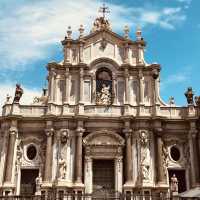 Solo Travel Guide: Catania, Sicily – Where Fire Meets Baroque** 🌋🏛️