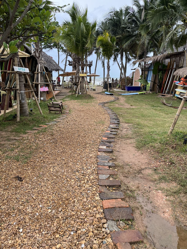 Halehala…จิบเบียร์เย็นๆ ริมหาดเจ้าหลาว 🌊🍻