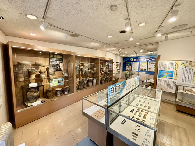 田沢湖駅 森と遺跡の展示室🚉🌿 站內發現考古驚喜！