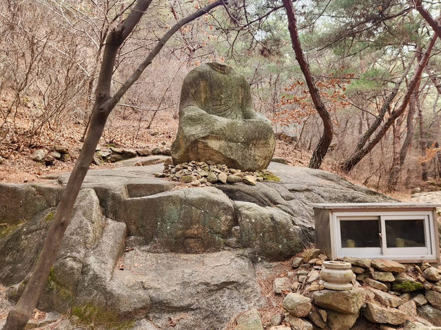 A Walk Through History: My Solo Hike Up Mt. Namsan