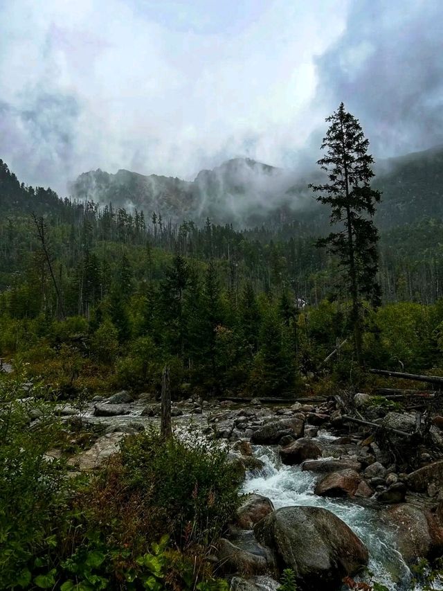 ⛰️ High Tatras (Vysoké Tatry) – Slovakia’s Alpine Paradise ⛰️
