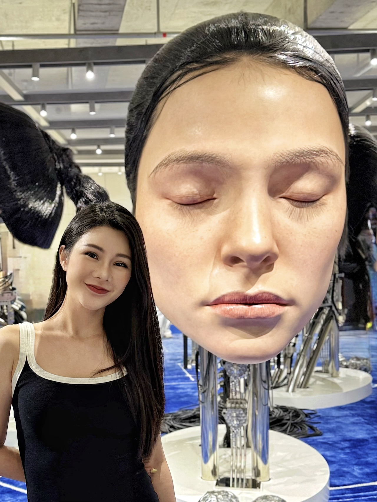 I've always loved traveling to different cities, experiencing their food, scenery, and culture.

This love has only grown stronger since having children. Travel not only strengthens our bond and creates wonderful memories together, but it also allows my child to see different parts of the world, broadening their horizons.

This time, I took my son to Shenzhen to explore this familiar yet unfamiliar city. Familiar because I grew up here,

Unfamiliar because of its rapid development; every so often, I see so many new things.

We visited the Shenzhen Bay night view, the China Resources Building (Spring Bamboo), and also saw a performance. Concert 🥰

The GM Giants exhibition is super popular right now.
Seeing the children's curious, happy, and satisfied expressions made me realize how worthwhile the trip was.

When planning a trip, I have a great helper: Trip.com. Not only do they offer a wide variety of flights and accommodations, but they also have the lowest prices online and are incredibly affordable.

They have 24/7 customer service, which is excellent.

And there are so many deals that will make you want to invite your friends and family to join you on a trip!

You can check out the app's limited-time offers, such as new user coupon packs and various promotional offers. These can be used for travel to many countries and cities!