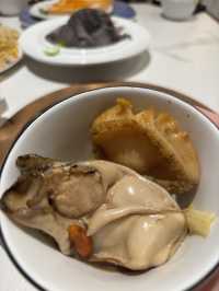朝天門滾滾紅油美食靚景：享受101樓高空非遺火鍋