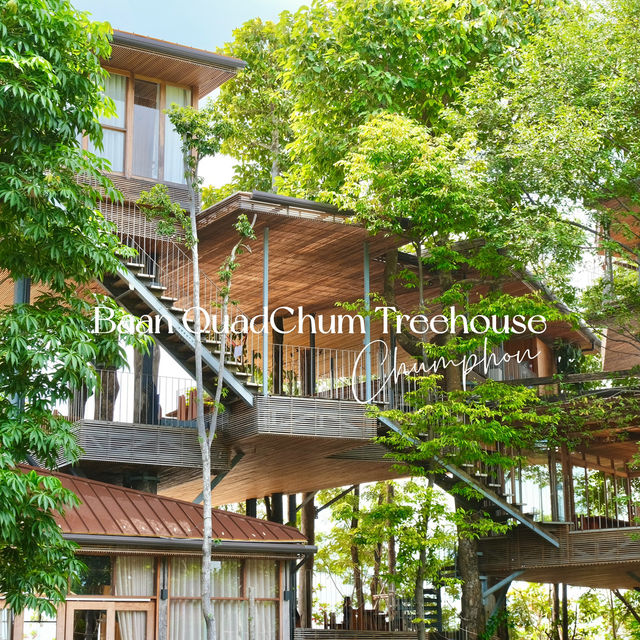 บ้านต้นไม้อวดชุม คาเฟ่บ้านไม้ริมทะเลชุมพร