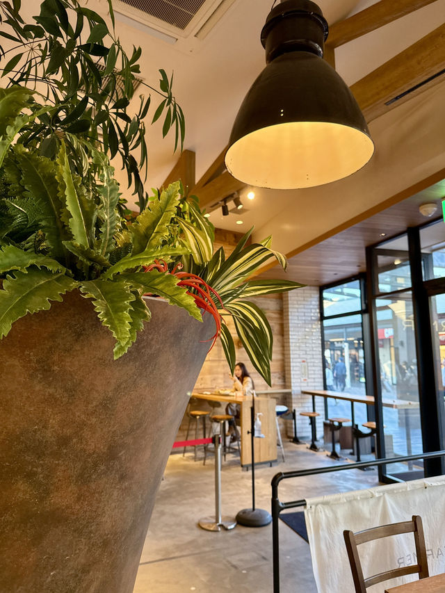 A Fresh and Healthy Lunch at Mr. Farmer A Fresh and Healthy Lunch at Mr. Farmer