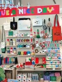 🎄 Festive Finds at One Utama Old Wing: Your Christmas Gift & Photo Spot!