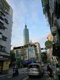 Golden Hour Stroll at Taipei 101: Sunset Vibes & Insta-Worthy Moments 🌇✨