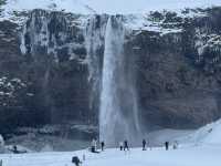 🌊✨ SELJALANDSFOSS – THE WATERFALL YOU CAN WALK BEHIND!