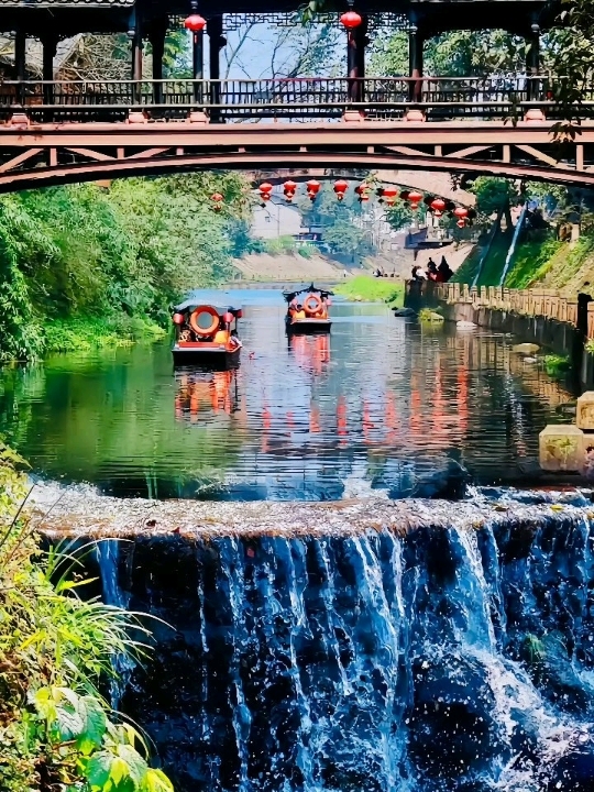 🌿 Liujiang Ancient Town | A Misty Riverside Escape Near Chengdu