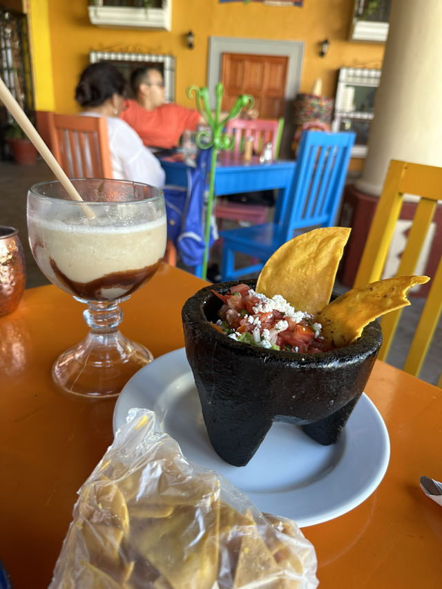 カンクン🇲🇽カラフルで可愛いレストラン🌮