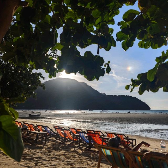🌅 Wandering Phi Phi: A Slow Travel Escape
