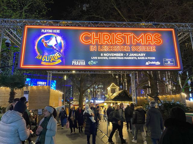 🎄Leicester Square's Christmas Market Delight