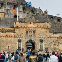 Edinburgh in a Day: Castles, Cobblestones, and Captivating Views