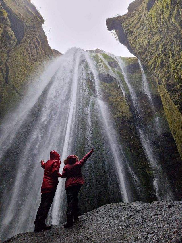 These Are the Most Beautiful and Magical Waterfalls in Iceland 🌈📸🌍