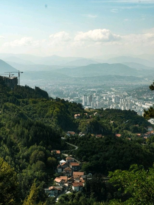 ✨Sarajevo: Where Cultures Collide & Mountains Whisper History 🕌🏔️