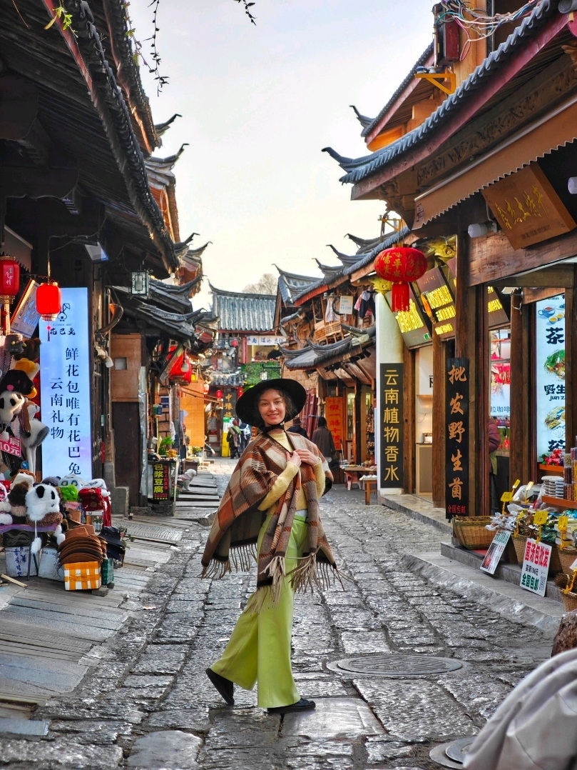 A day in Shuhe Ancient Town.