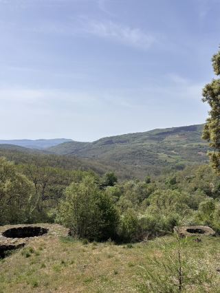 A Must Visit Attraction: The "Golden Light" on the Schist 🌅🧱