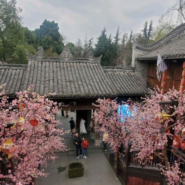 Authentic Chengdu Culture on Jinli Ancient Street