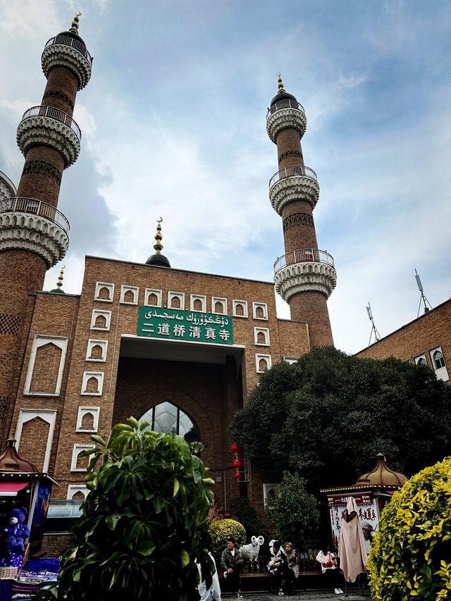 😍Xinjiang Grand Bazaar! Old meets New!