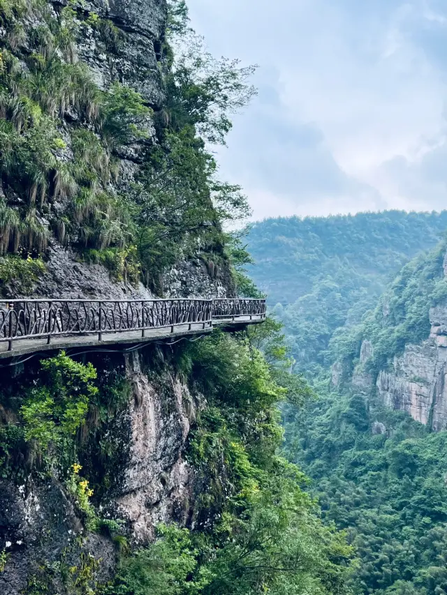 The underrated Danxia landform spot, the Chuan Yan Nineteen Peaks in Shaoxing, Zhejiang