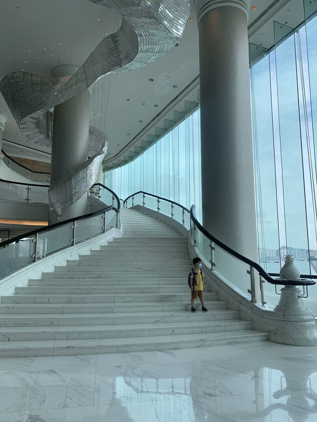 眺望香港島海景 Staycation酒店輕度假