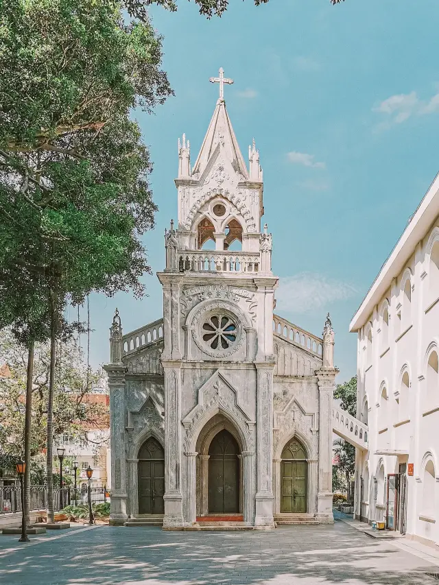 Xiamen Off-the-Beaten-Path | Gulangyu Catholic Church