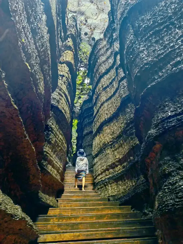 Enshi Travel Guide: Suobuya Stone Forest