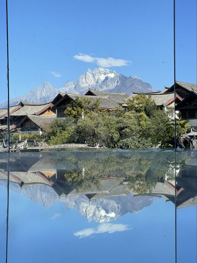 Lijiang Journey/With you yearning for poetry and the distant horizon