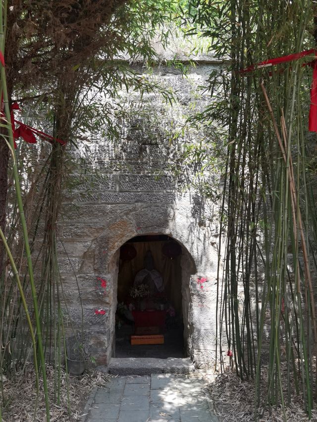 隱匿深山集中六朝古建的平順龍門寺