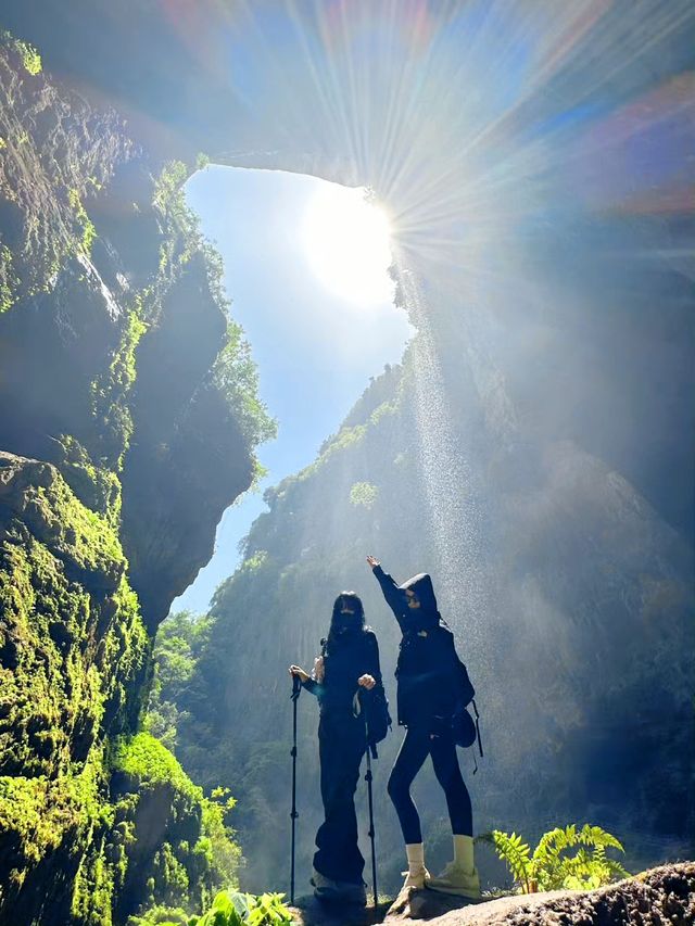 漢中地洞天坑真的很震撼，我可以永遠相信國家地理的審美