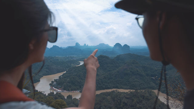 丹霞山純爬路線，這裡的風景氣場太強。