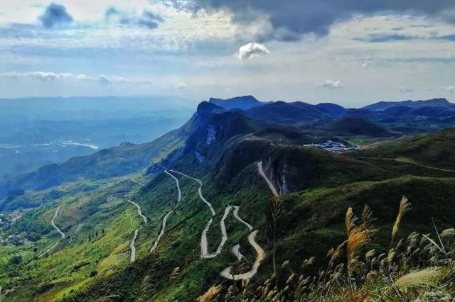 湘西八面山：懸壁公路上的空中草原與千年古城